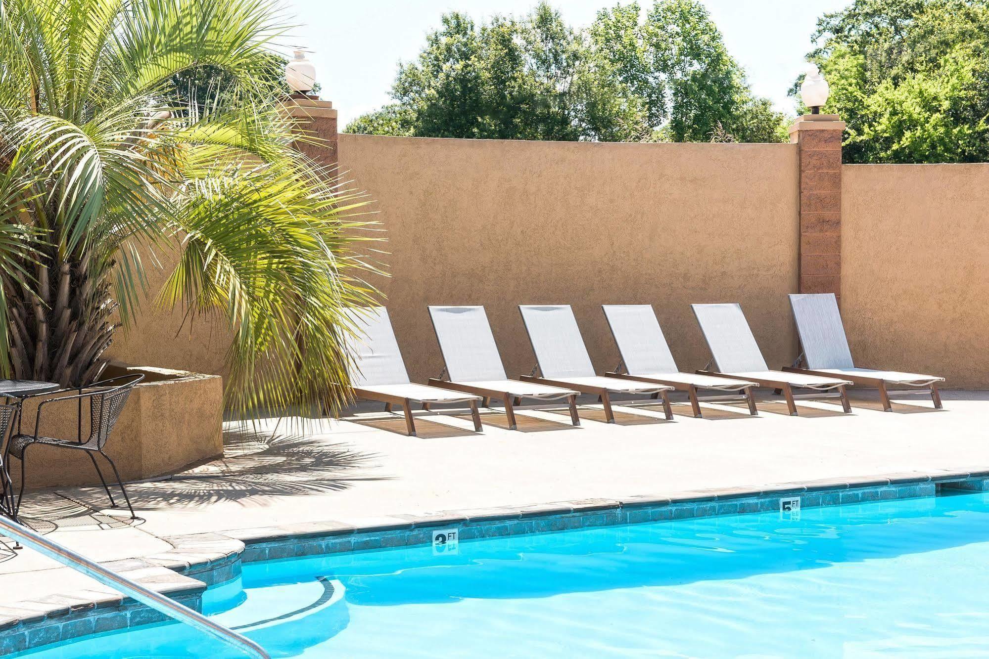 Americas Best Value Inn & Suites-Griffin Εξωτερικό φωτογραφία