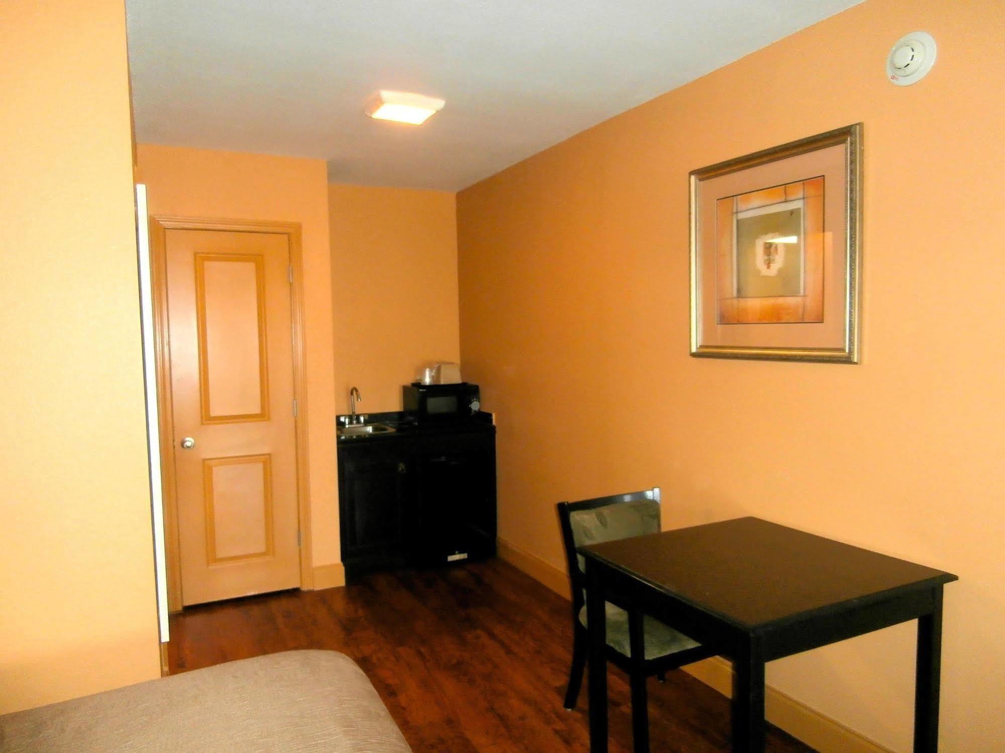Americas Best Value Inn & Suites-Griffin Εξωτερικό φωτογραφία